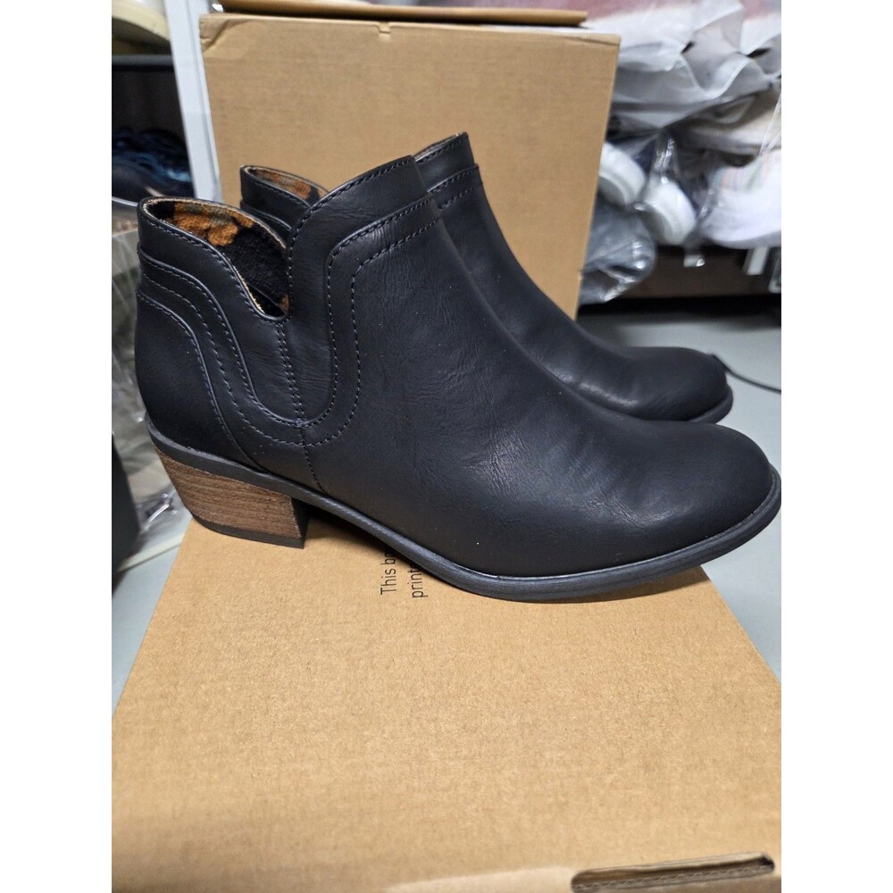 B.O.C. LENA Ankle Boot Size 6.5 Euro 37 Black New *SHELF*